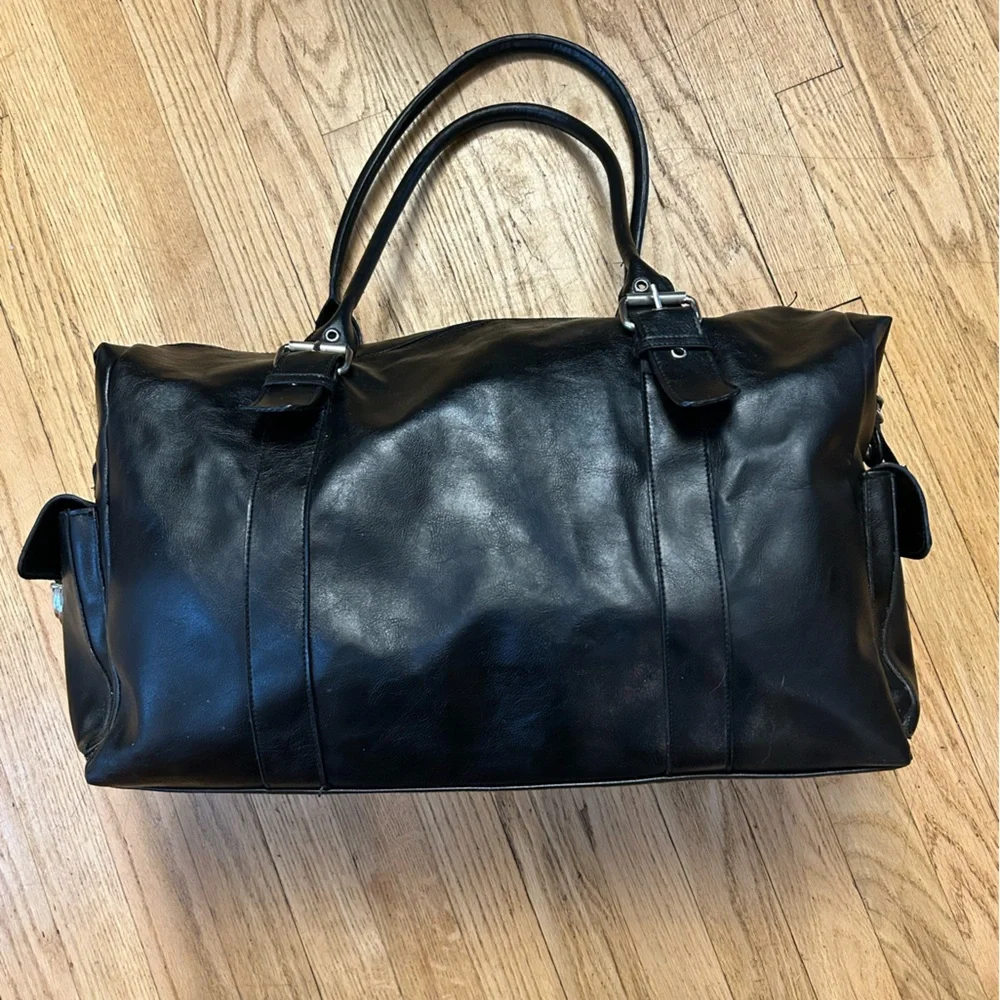 Faux Leather Weekender Travel Black Duffle Bag Excellent Clean Condition - Picture 15 of 16